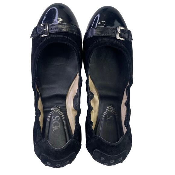 Tods Women Black Suede Ballet Flats Patent Leather Cap Toe Buckle Detail Sz 36.5 - Picture 3 of 13
